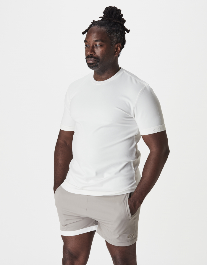 >クラシックフィットTシャツ